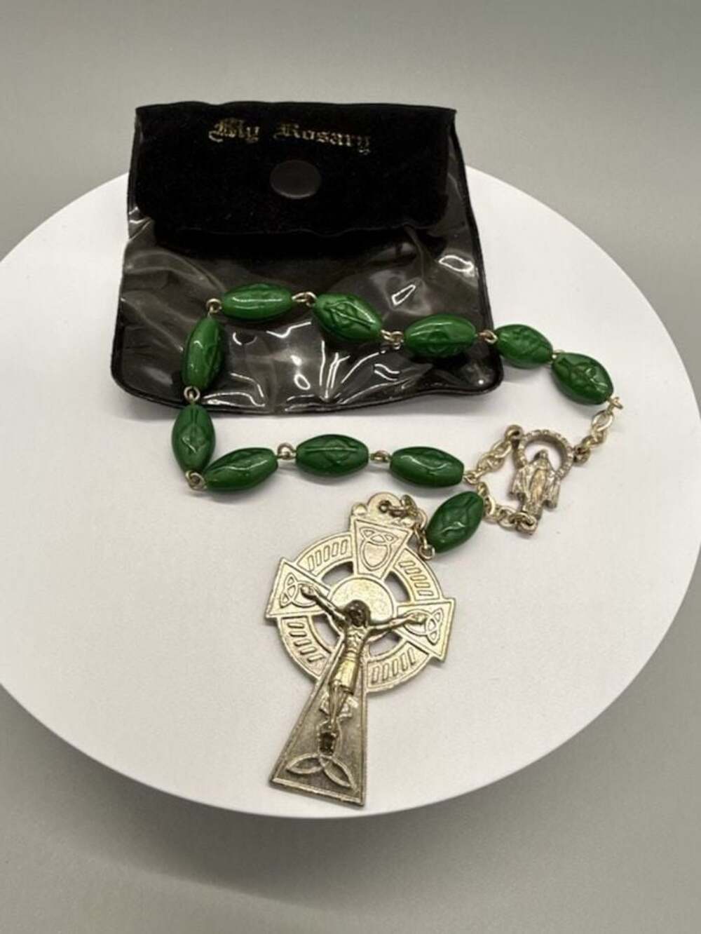 Vtg St. Patrick Irish Celtic Rosary Green Shamrock Beads & Original Velvet Pouch